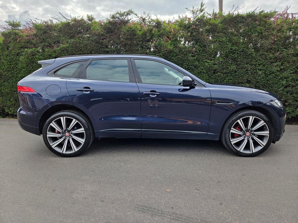 2016 Jaguar F-pace