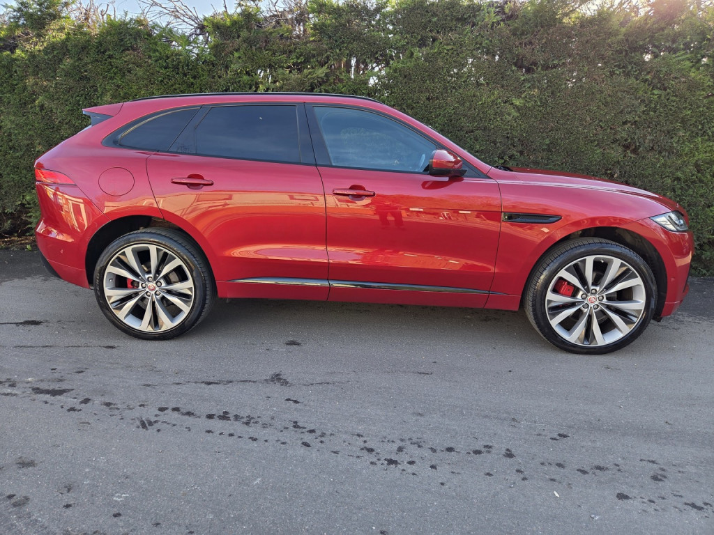 2016 Jaguar F-pace