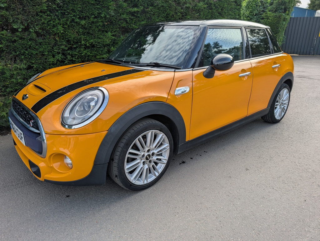 2015 MINI HATCH